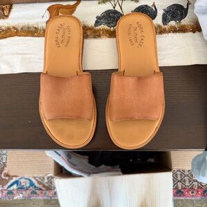 Beautiful “KORK-EASE” slip in Shoes Leather